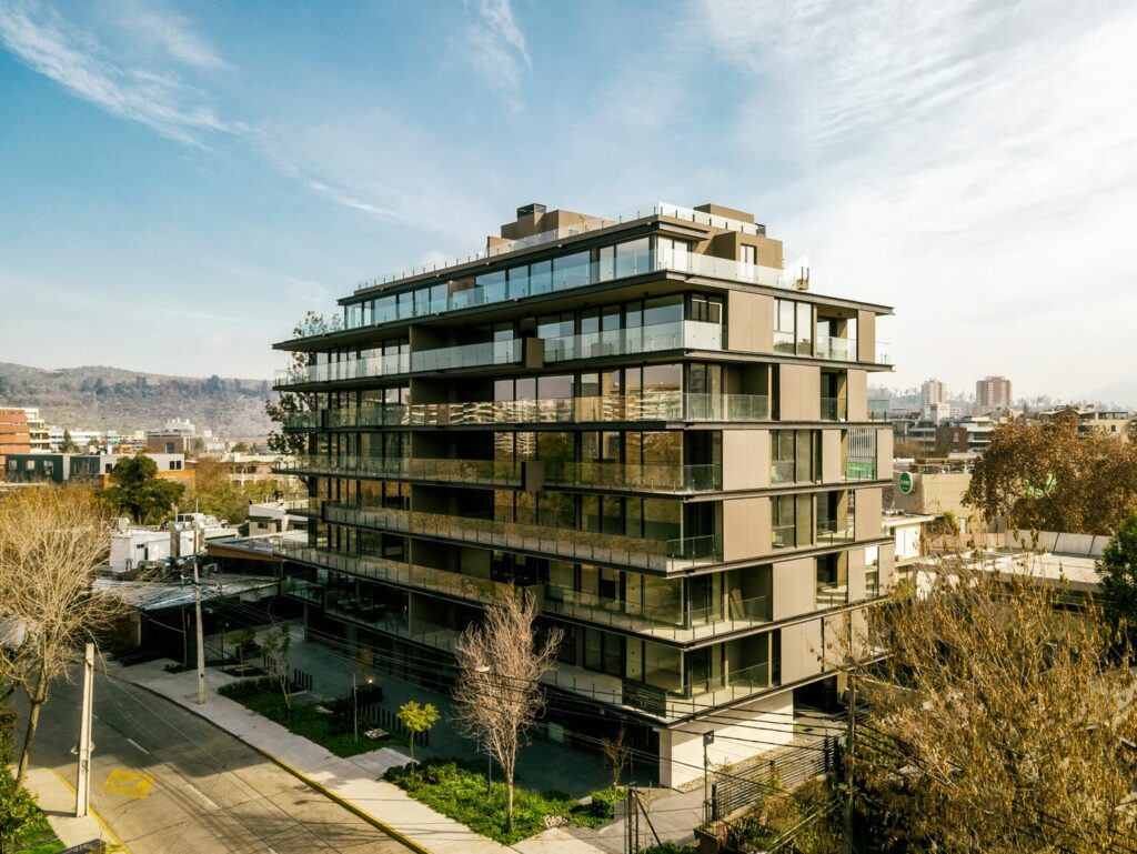 Fotografía de proyecto Edificio Walk en Vitacura - Exxacon Inmobiliaria